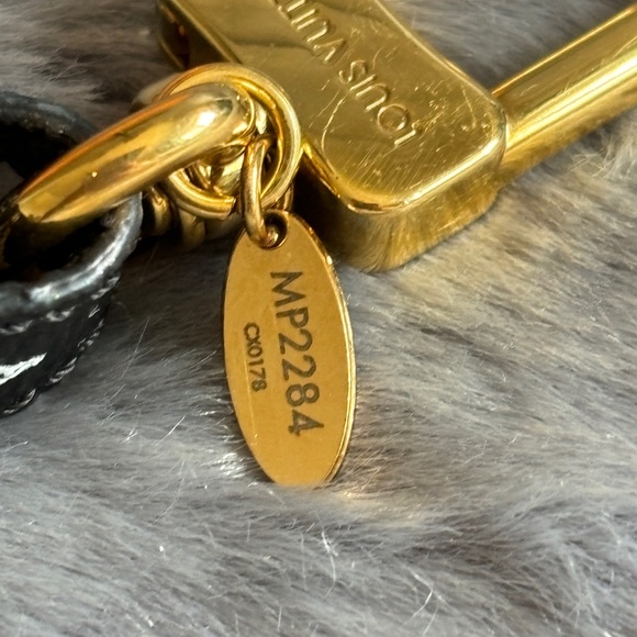 😻Limited Edition Louis Vuitton Catogram Flying Cat Bag Charm😻 - Picture 3 of 13